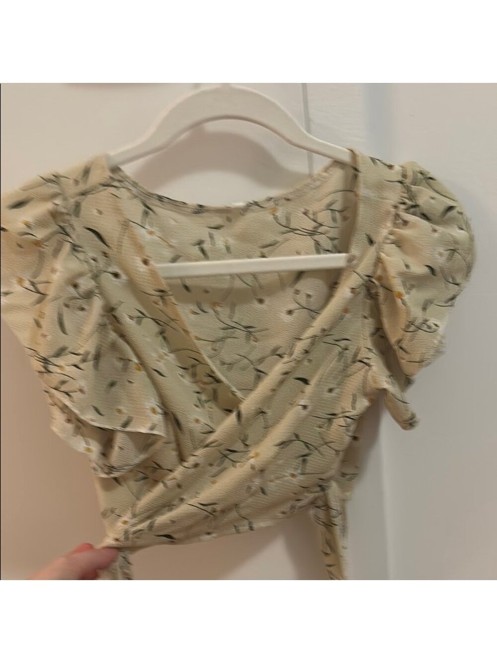 Floral cropped wrap top - Picture 3 of 5